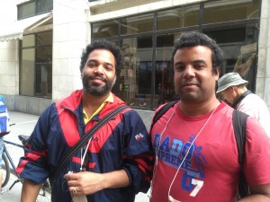 ハバナの街中で偶然会ったライネルのお兄さん（右）